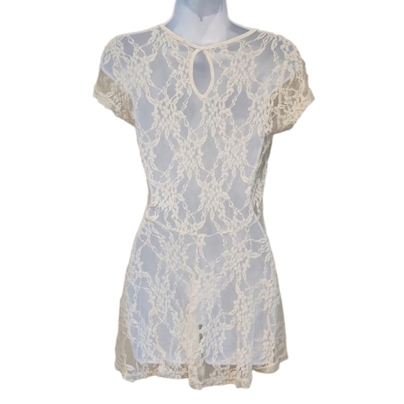 Lovely 153 Lace Hi/Low Top - Picture 4 of 5